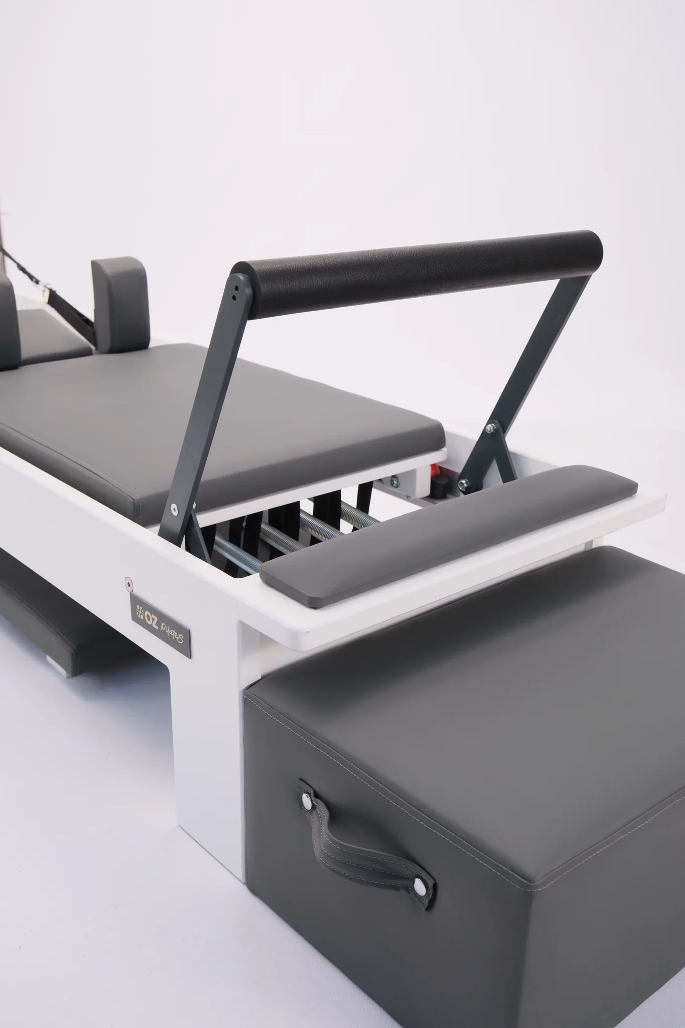 Oz Pilates Ergonomik Deri Döşeme ve Ahşap Gövde
